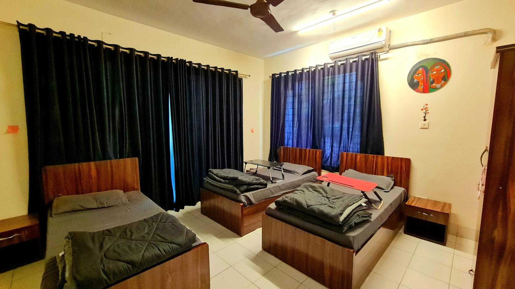 Rostel Backpackers Hostel 浦那 外观 照片