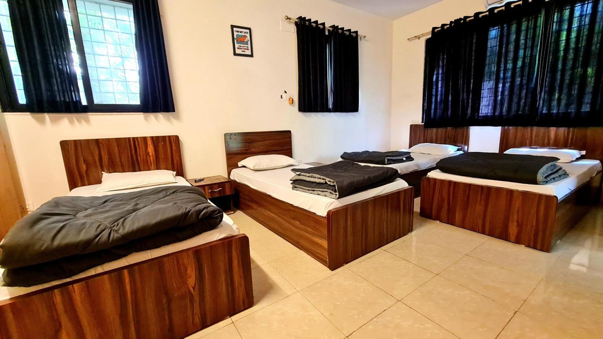 Rostel Backpackers Hostel 浦那 外观 照片