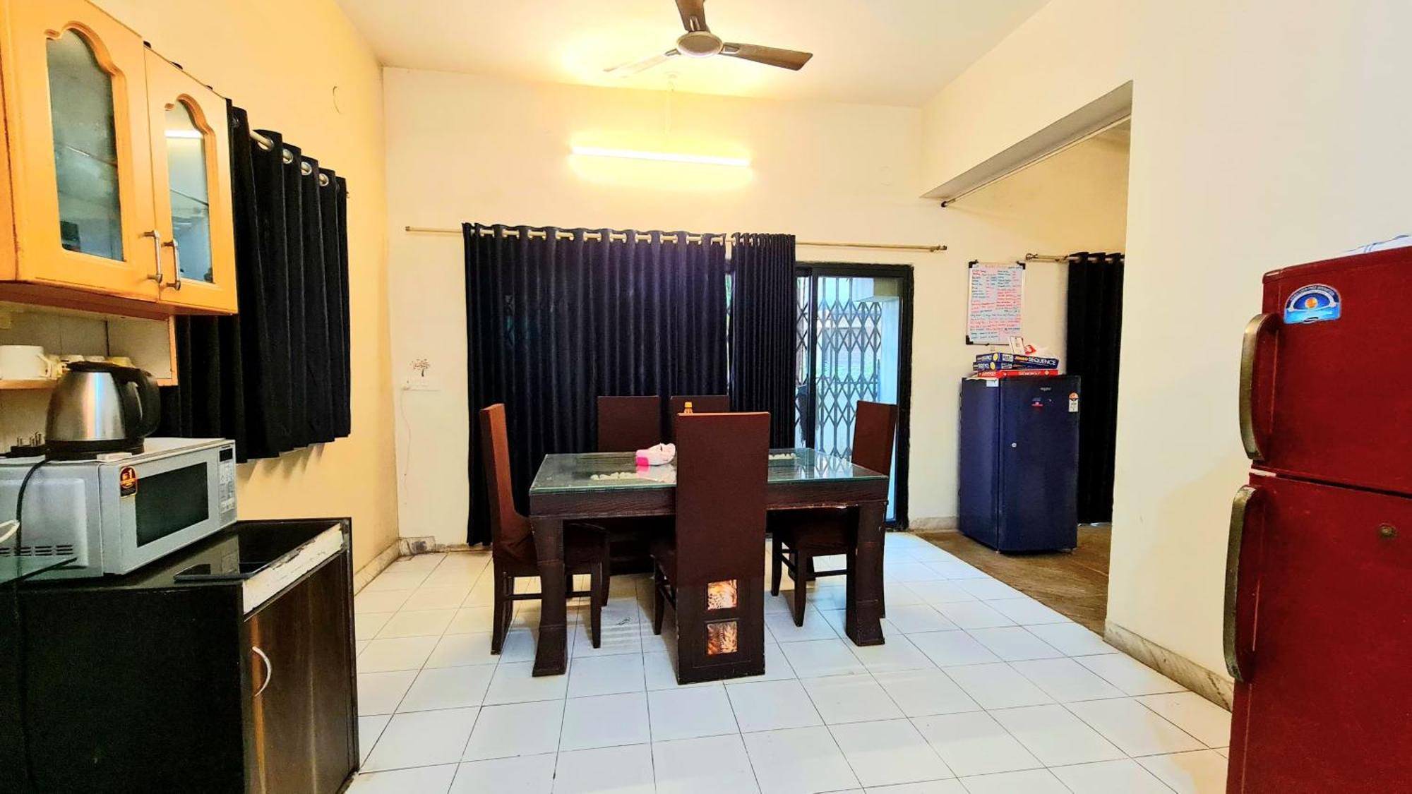 Rostel Backpackers Hostel 浦那 外观 照片